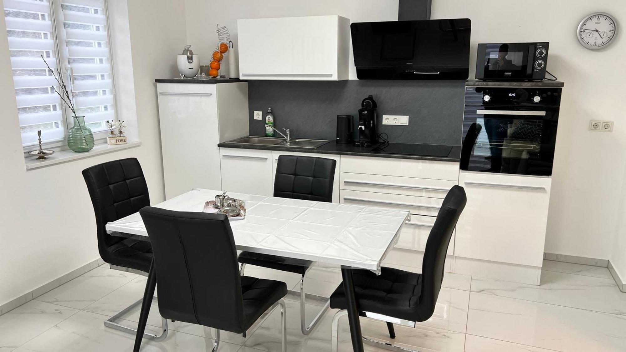 Neue Fuer 4 Kueche Terrasse